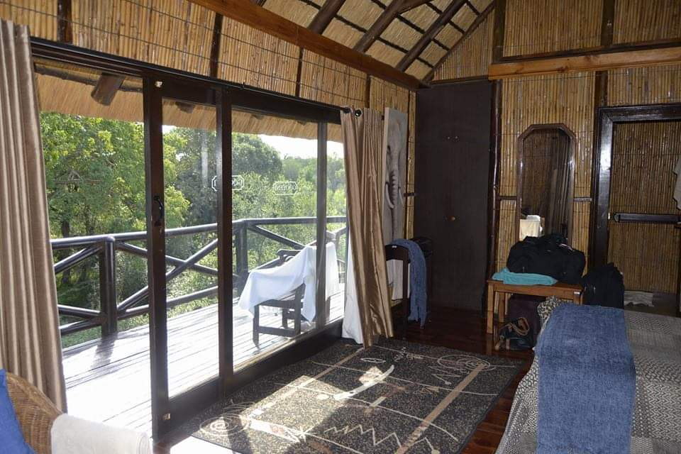 Gqoyeni Bush Lodge, Hluhluwe iMfolozi Game Reserve, Zululand Accommodation Bookings