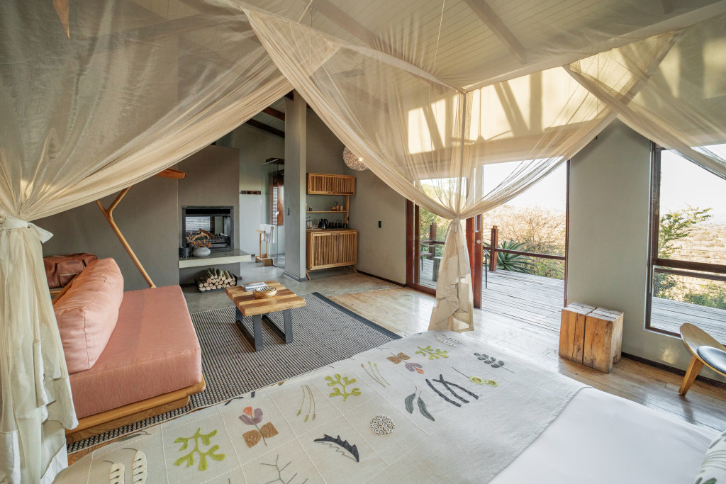 Rhino Ridge Safari Lodge