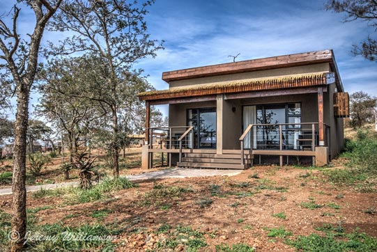 Zimanga Main Lodge - Outside Suite - Zimanga Private Game Reserve